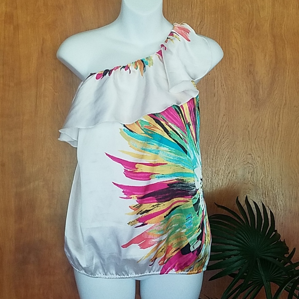 White colorful floral off shoulder bloufont ruffle
